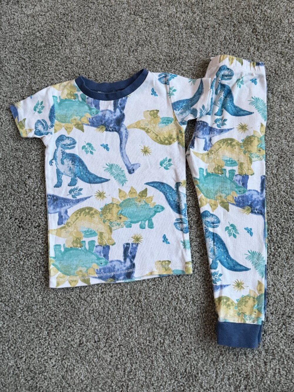 BURT’S BEES 2 piece pajamas, 3T, dinosaur motif, white, blue, yellow